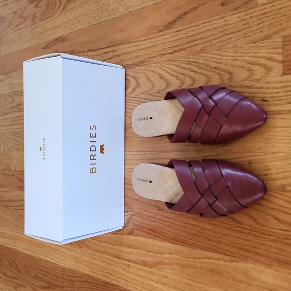 Like New Birdies The Dove in Rhubarb (Dark Red) Crossed Leather Slides / Mules - Picture 2 of 14